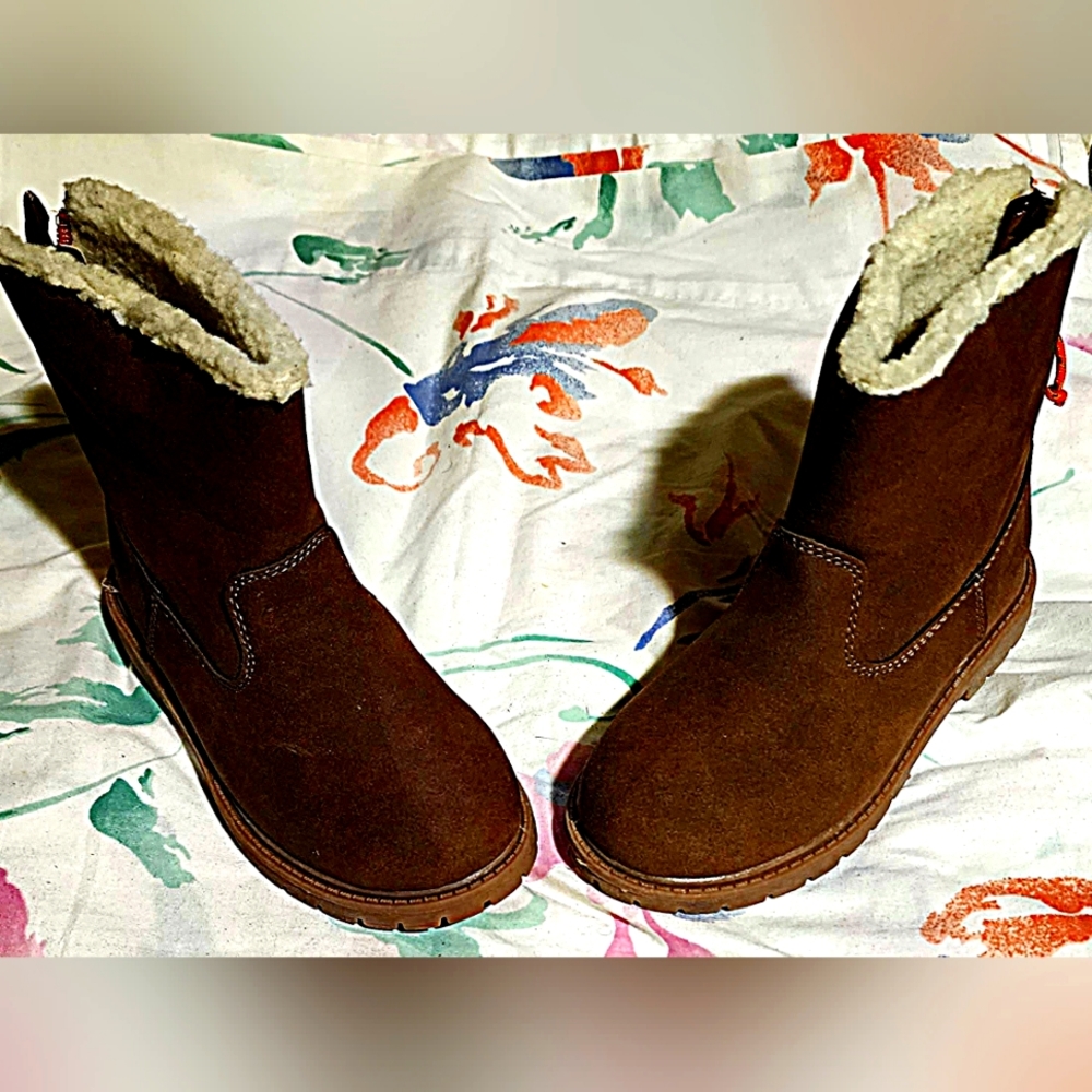 Carter's Bucket3 boots. Boys size 12, NWOT!